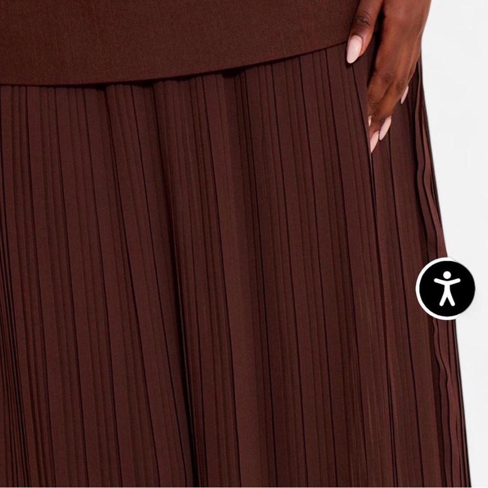 Pretty Little Thing CHOCOLATE BANDEAU PLEATED CHIFFON SKIRT PANEL MAXI DRESS - Picture 3 of 4